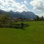 ゲストハウス Berghof 3*